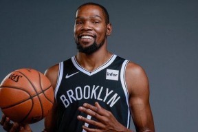 多米体育官网 -今晨亚冠传出新动向；密尔沃基雄鹿更衣室发声；管理层表态：管理层满意；赛季目标并未改变 